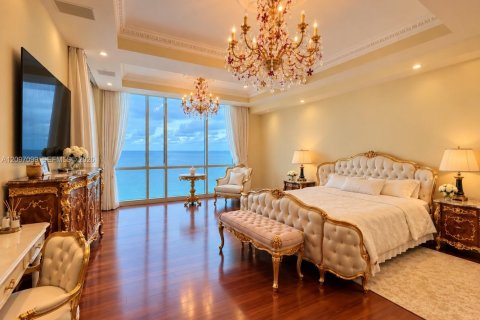 Condo in Sunny Isles Beach, Florida, 4 bedrooms  № 2392805 - photo 8
