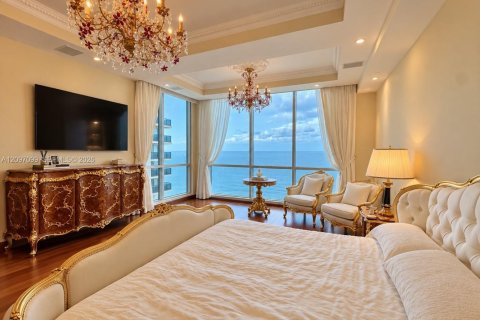 Condo in Sunny Isles Beach, Florida, 4 bedrooms  № 2392805 - photo 9