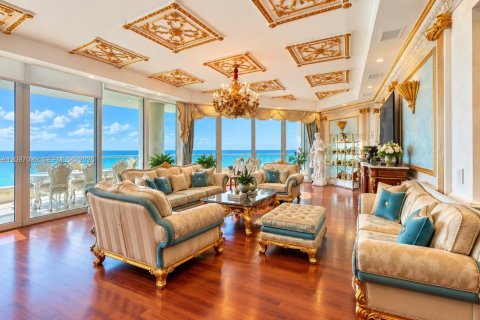 Condo in Sunny Isles Beach, Florida, 4 bedrooms  № 2392805 - photo 6