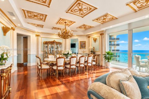 Condo in Sunny Isles Beach, Florida, 4 bedrooms  № 2392805 - photo 7