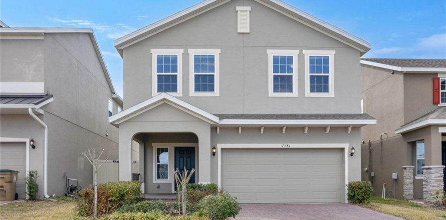 House in Clermont, Florida 4 bedrooms, 271.65 sq.m. № 2103355