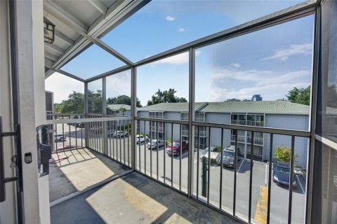 Condominio en venta en Altamonte Springs, Florida, 2 dormitorios, 92.16 m2 № 2200955 - foto 11