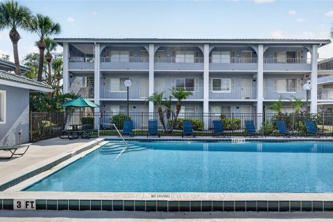 Condominio en Altamonte Springs, Florida, 2 dormitorios  № 2200955
