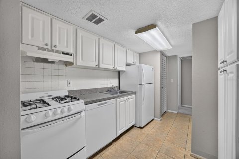 Condominio en venta en Altamonte Springs, Florida, 2 dormitorios, 92.16 m2 № 2200955 - foto 6