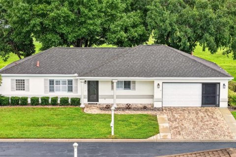 House in Dunnellon, Florida 2 bedrooms, 156.45 sq.m. № 2358830