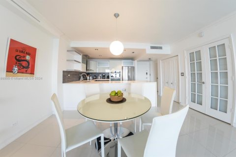 Снять в аренду кондоминиум в Майами-Бич, Флорида 2 спальни, 86.4м2, № 1959065 - фото 10