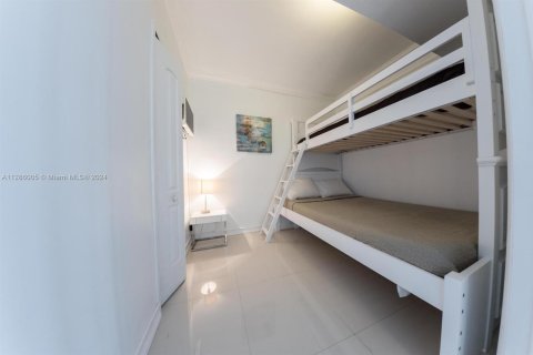 Снять в аренду кондоминиум в Майами-Бич, Флорида 2 спальни, 86.4м2, № 1959065 - фото 17