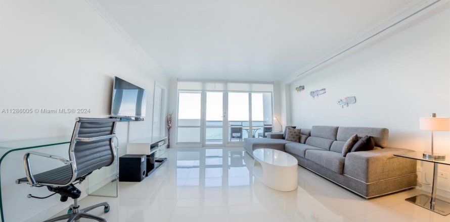 Кондоминиум с 2 спальнями в Майами-Бич, Флорида № 1959065