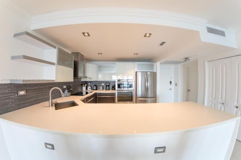 Снять в аренду кондоминиум в Майами-Бич, Флорида 2 спальни, 86.4м2, № 1959065 - фото 8