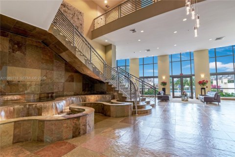 Condominio en venta en Hallandale Beach, Florida, 1 dormitorio, 85.01 m2 № 2050053 - foto 3
