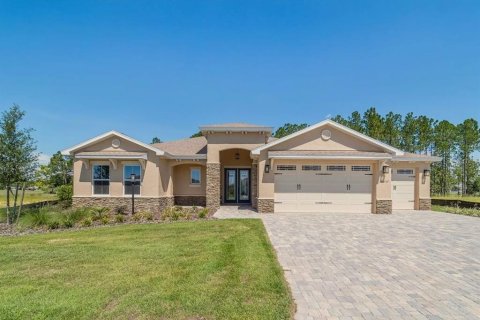 Casa en Ocala, Florida 3 dormitorios, 262.73 m2 № 2094299