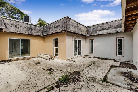 Купить виллу или дом в Норт-Форт-Майерс, Флорида 4 комнаты, 376.81м2, № 2416917 - фото 12