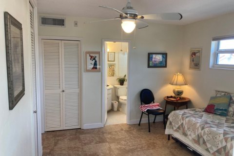 Condo in Deerfield Beach, Florida, 2 bedrooms  № 1040992 - photo 1