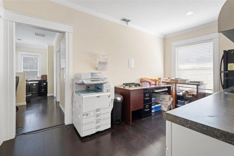 Commercial property in Tampa, Florida 247.12 sq.m. № 405539 - photo 23