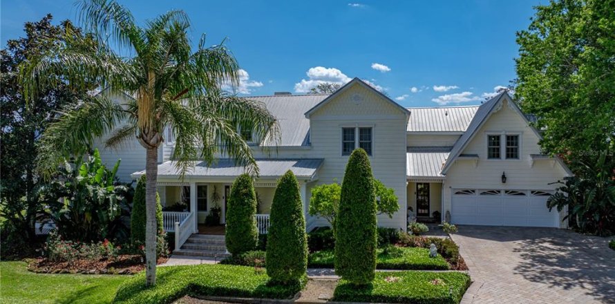 House in Haines City, Florida 5 bedrooms, 525.46 sq.m. № 1620507