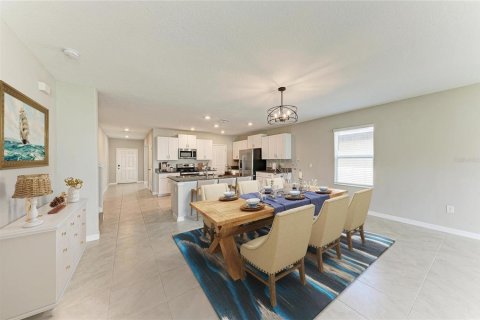 House in Sun City Center, Florida 5 bedrooms, 273.97 sq.m. № 2393455 - photo 2