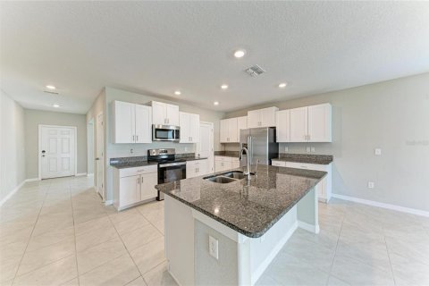 House in Sun City Center, Florida 5 bedrooms, 273.97 sq.m. № 2393455 - photo 17