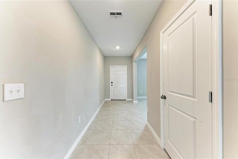 House in Sun City Center, Florida 5 bedrooms, 273.97 sq.m. № 2393455 - photo 6