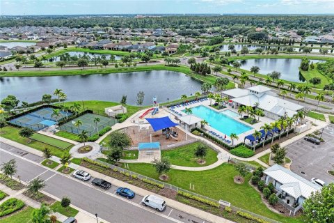 House in Sun City Center, Florida 5 bedrooms, 273.97 sq.m. № 2393455 - photo 4