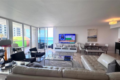 Copropriété à louer à Hallandale Beach, Floride: 2 chambres, 165.55 m2 № 1861589 - photo 11