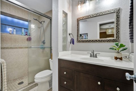 Copropriété à vendre à North Miami Beach, Floride: 2 chambres, 103.31 m2 № 2174759 - photo 25