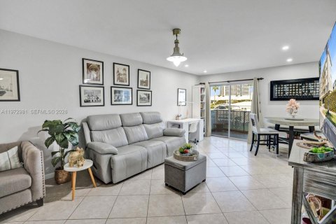 Copropriété à vendre à North Miami Beach, Floride: 2 chambres, 103.31 m2 № 2174759 - photo 5