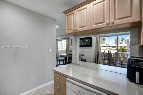 Copropriété à vendre à North Miami Beach, Floride: 2 chambres, 103.31 m2 № 2174759 - photo 13