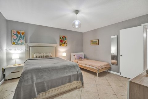 Copropriété à vendre à North Miami Beach, Floride: 2 chambres, 103.31 m2 № 2174759 - photo 19