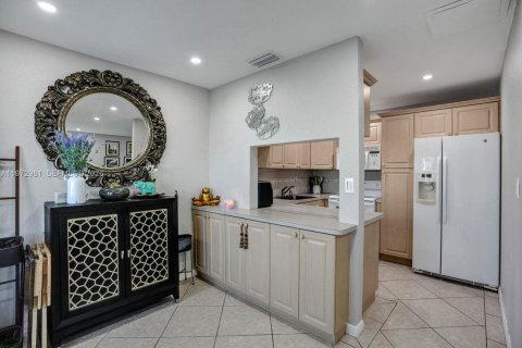 Copropriété à vendre à North Miami Beach, Floride: 2 chambres, 103.31 m2 № 2174759 - photo 10