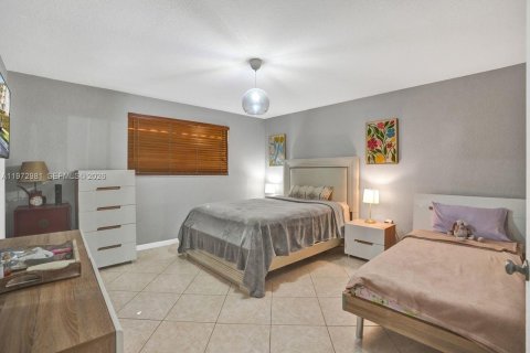 Copropriété à vendre à North Miami Beach, Floride: 2 chambres, 103.31 m2 № 2174759 - photo 18