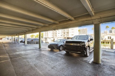 Copropriété à vendre à North Miami Beach, Floride: 2 chambres, 103.31 m2 № 2174759 - photo 29