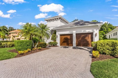 House in Bradenton, Florida 3 bedrooms, 240.25 sq.m. № 2350389