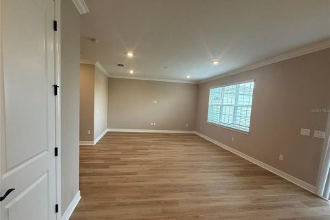 House in Winter Garden, Florida 5 bedrooms, 244.43 sq.m. № 2102821 - photo 13