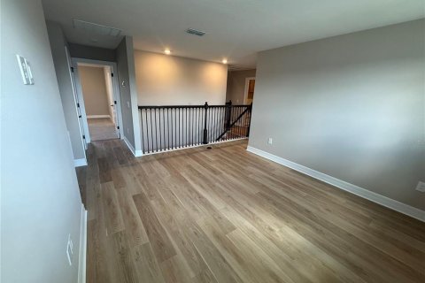 House in Winter Garden, Florida 5 bedrooms, 244.43 sq.m. № 2102821 - photo 20