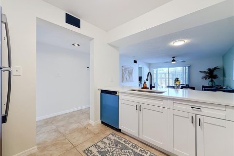 Copropriété à vendre à Saint Petersburg, Floride: 2 chambres, 86.4 m2 № 2229930 - photo 10