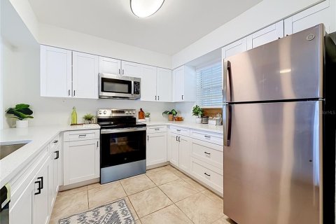 Copropriété à vendre à Saint Petersburg, Floride: 2 chambres, 86.4 m2 № 2229930 - photo 7