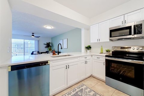 Copropriété à vendre à Saint Petersburg, Floride: 2 chambres, 86.4 m2 № 2229930 - photo 8