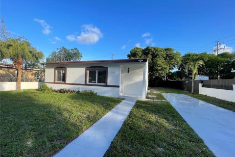 Villa ou maison à vendre à Opa-locka, Floride: 3 chambres № 2085424 - photo 3