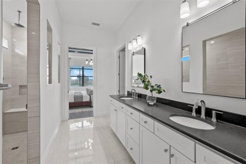 House in Lakewood Ranch, Florida 3 bedrooms, 230.68 sq.m. № 1887008 - photo 23