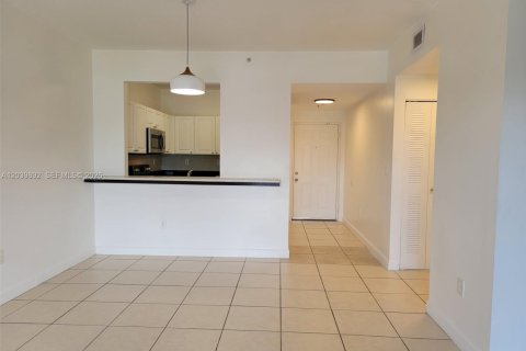 Copropriété à louer à Miami, Floride: 2 chambres, 95.6 m2 № 2089578 - photo 4