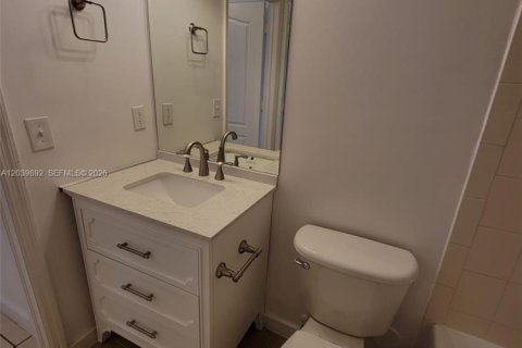 Copropriété à louer à Miami, Floride: 2 chambres, 95.6 m2 № 2089578 - photo 15