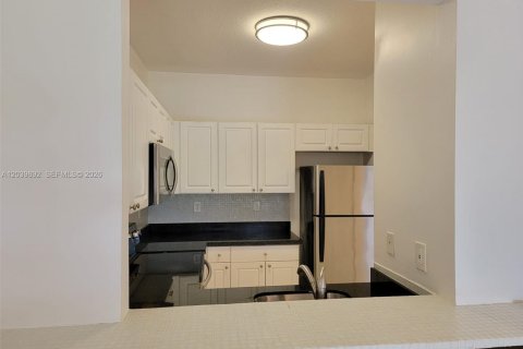 Copropriété à louer à Miami, Floride: 2 chambres, 95.6 m2 № 2089578 - photo 26