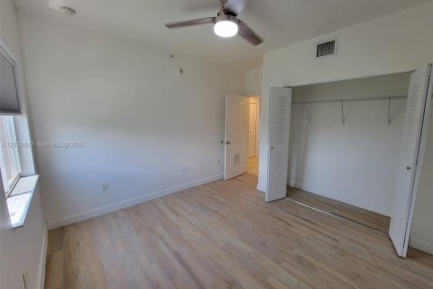 Copropriété à louer à Miami, Floride: 2 chambres, 95.6 m2 № 2089578 - photo 8