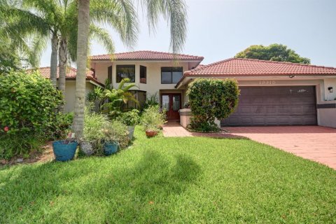 House in Boca Raton, Florida 3 bedrooms, 246.84 sq.m. № 2181934