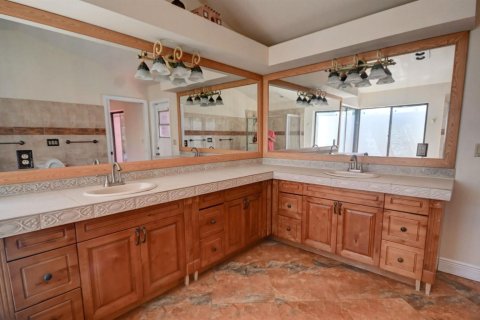 House in Boca Raton, Florida 3 bedrooms, 246.84 sq.m. № 2181934 - photo 7