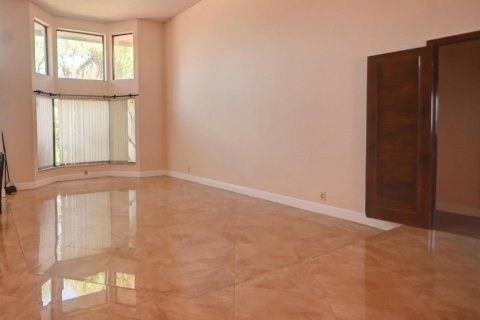 House in Boca Raton, Florida 3 bedrooms, 246.84 sq.m. № 2181934 - photo 3
