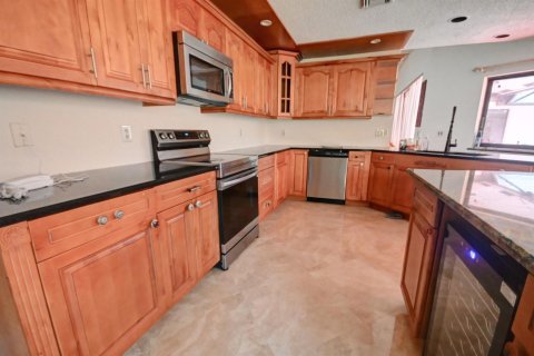 House in Boca Raton, Florida 3 bedrooms, 246.84 sq.m. № 2181934 - photo 5