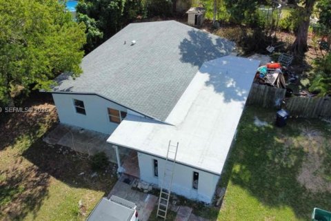 House in Homestead, Florida 3 bedrooms, 131.74 sq.m. № 2000041 - photo 4