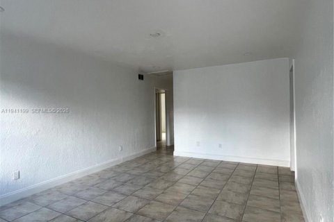 House in Homestead, Florida 3 bedrooms, 131.74 sq.m. № 2000041 - photo 23