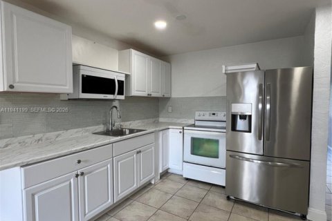 House in Homestead, Florida 3 bedrooms, 131.74 sq.m. № 2000041 - photo 10